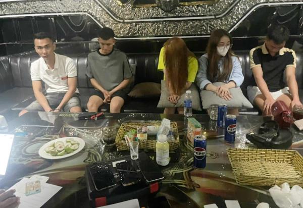 Liên tiếp để con nghiện… bay, cơ sở karaoke Paris coi thường pháp luật?