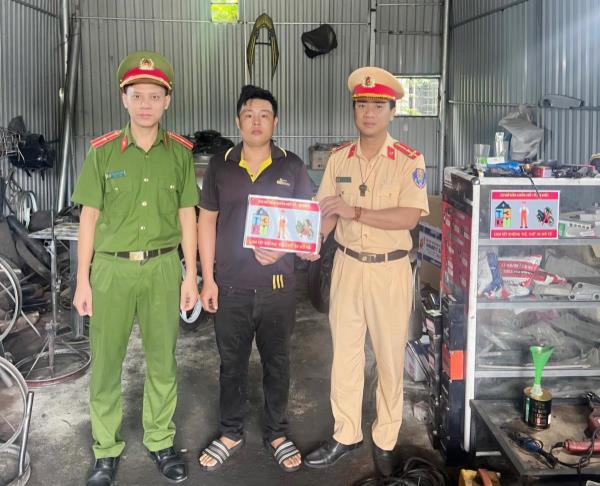 Khi Cảnh sát giao thông về xã