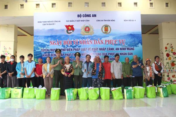 Tuổi trẻ Công an nhân dân tổ chức chương trình Ngày hội Vì Nhân dân phục vụtại tỉnh Đắk Nông