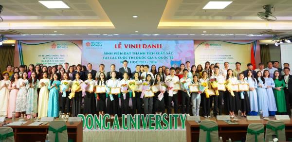 Tuyên dương, khen thưởng sinh viên đạt thành tích cao tại các cuộc thi quốc gia và quốc tế