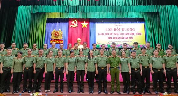 Nâng cao nhiệm vụ công tác pháp chế, cải cách hành chính, tư pháp trong CAND