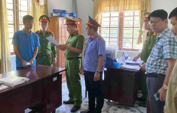 Chiêu trộm long tráo phụng của ông cán bộ tổng quản