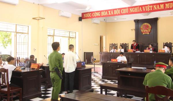 Thanh niên lãnh án vì giúp nhóm bạn giải vây