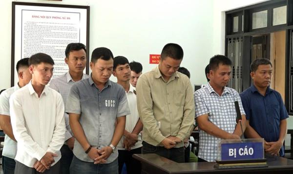 Xét xử nhóm tổ chức đánh bạc và đánh bạc