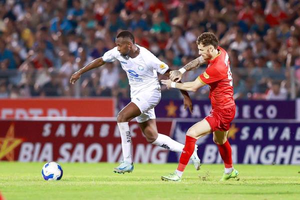 Vòng 1 V.League 2024/25: Bất ngờ những cái tên dẫn đầu