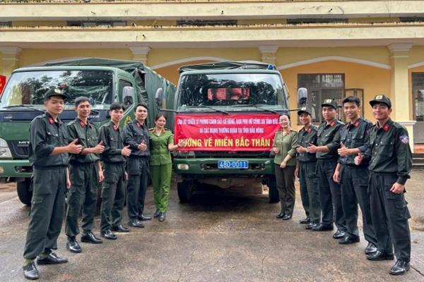 Những chuyến xe 0 đồng mang theo món quà nghĩa tình của Công an Đắk Nông đến với đồng bào vùng bão lũ