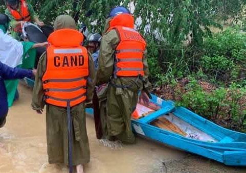 Quân đội, Công an sẵn sàng lực lượng, phương tiện đặc chủng phục vụ cứu hộ cứu nạn, ứng phó bão, lũ