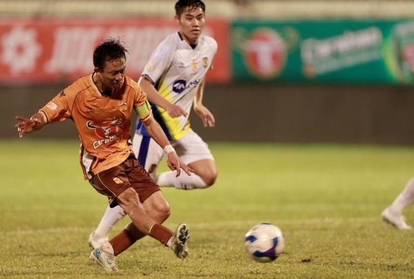 Vòng 2 V.League 2024/25: Phá dớp