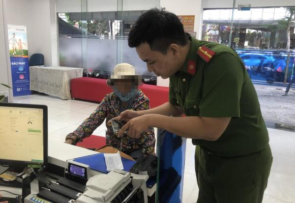 Nhiều người sập bẫy khi vay tiền online