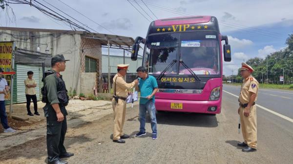 Tăng cường các biện pháp bảo đảm trật tự ATGT trong dịp nghỉ lễ 2/9 và khai giảng năm học mới