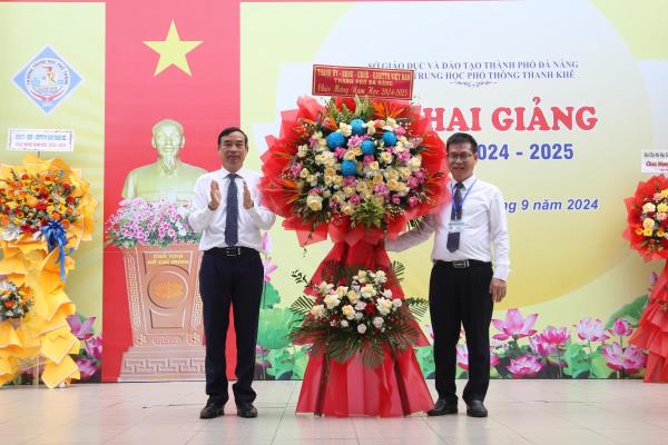 Chủ tịch UBND TP Đà Nẵng Lê Trung Chinh dự Lễ Khai giảng năm học mới 2024-2025 tại Trường THPT Thanh Khê