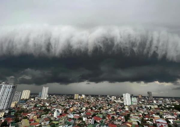 Nghệ An xuất hiện dải mây khổng lồ trước siêu bão Yagi