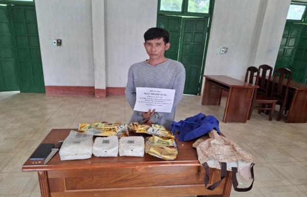 Nhập cảnh trái phép ôm theo 3kg ma túy