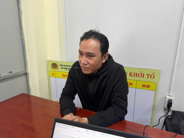 Nổ có quan hệ để nhận tiền chạy án rồi chiếm đoạt tài sản