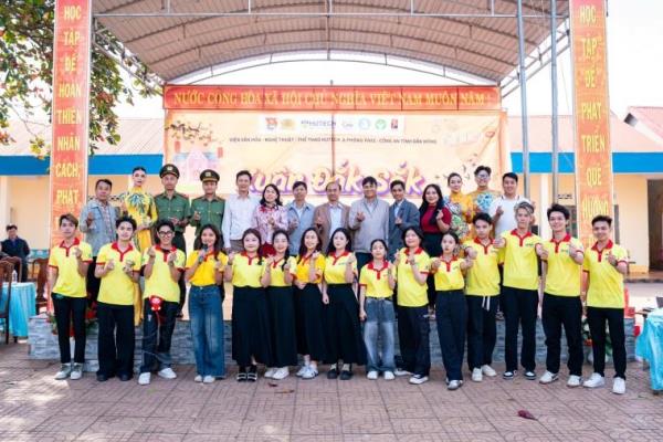 Phòng An ninh mạng và phòng, chống tội phạm sử dụng công nghệ cao  tổ chức chương trình Xuân Đắk Sắk - Chia sẻ yêu thương