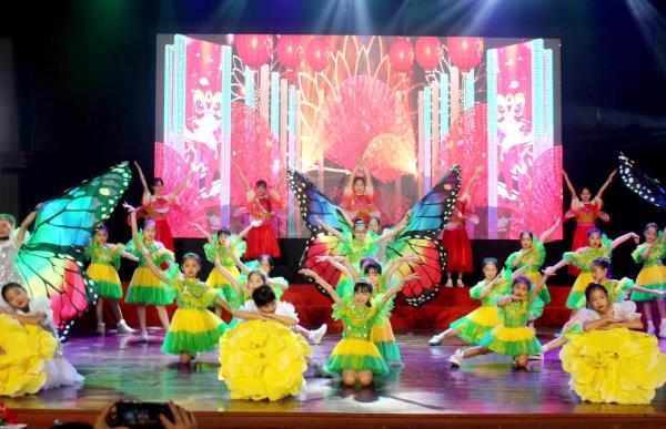 Hơn 100 tiết mục văn nghệ Mừng xuân quê hương - Mừng Đảng quang vinh