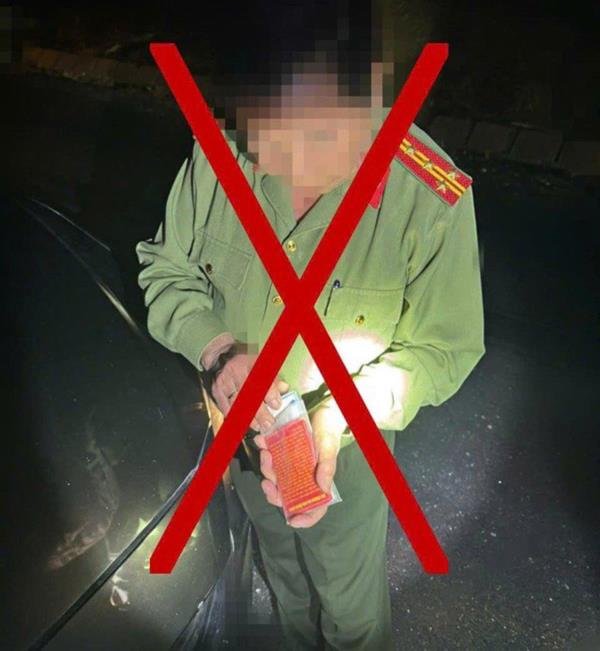 Mặc đồ đại tá công an để được bỏ qua vi phạm giao thông
