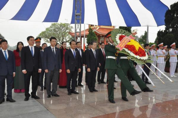 Lãnh đạo thành phố dâng hương tưởng nhớ các Anh hùng, Liệt sĩ