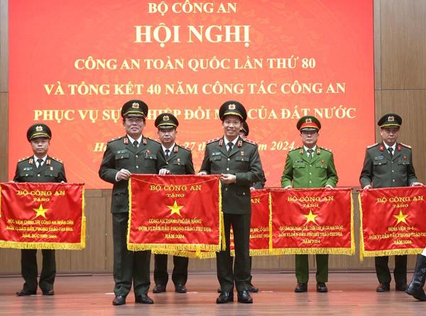 Mục tiêu trên hết và trước hết là cuộc sống bình yên, hạnh phúc của nhân dân