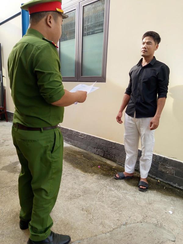 Công an xã Hòa Tiến bắt tạm giam đối tượng sử dụng trái phép chất ma túy