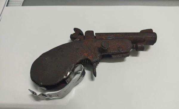 Giao nộp súng tự chế