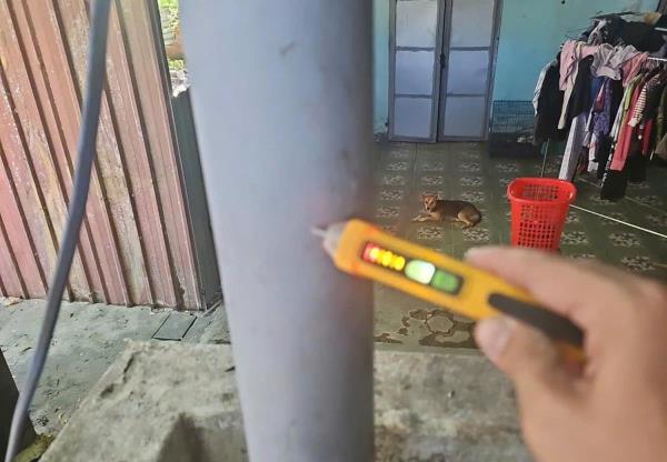 Ngăn điện bò ra xà sắt