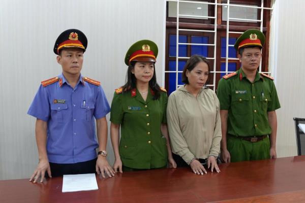 Khởi tố giám đốc công ty sản xuất, buôn bán dầu ăn giả