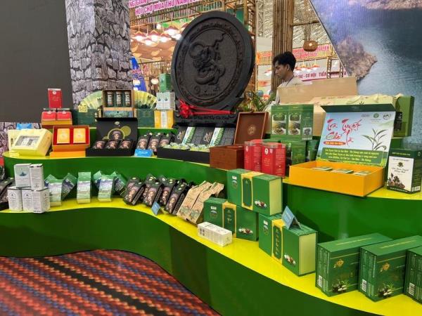 Chè Việt thăng hạng tại Hội chợ Mùa Thu lần thứ nhất - năm 2025