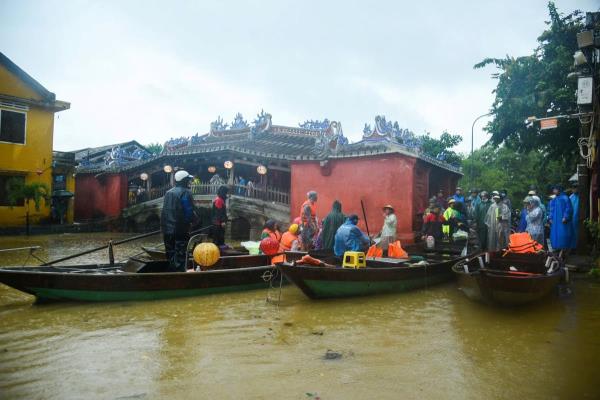 Nước sông dâng cao gây ngập lụt tại nhiều địa phương