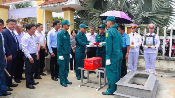 Xã Núi Thành đón nhận, an táng hài cốt liệt sĩ