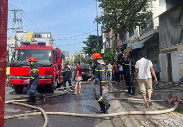 Bà Hỏa chưng yến sào