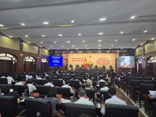 Đề nghị xem xét, thông qua nhiều chính sách quan trọng