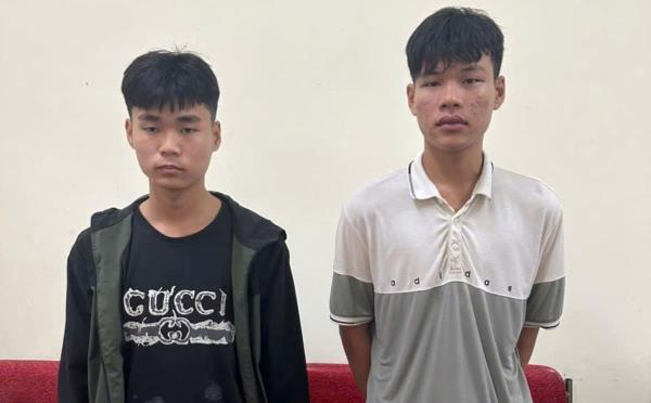 Vào đền, chùa chôm tiền công đức