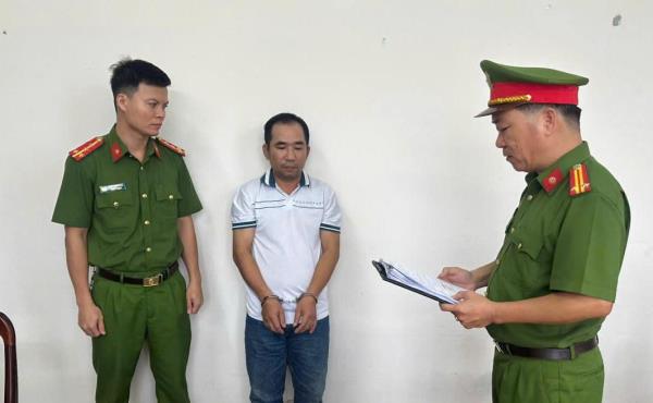 Đâm bạn nhậu vì cho rằng dám trêu ghẹo chủ quán