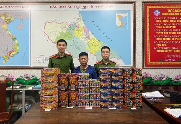 Triệt phá chợ ngầm buôn bán pháo nổ tiền tỷ trên mạng xã hội