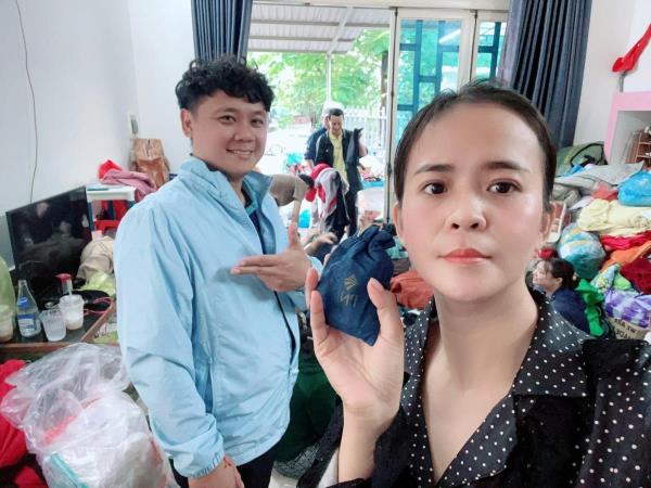 Túi vàng ‘đi lạc trong đồ cứu trợ và cái kết ấm lòng
