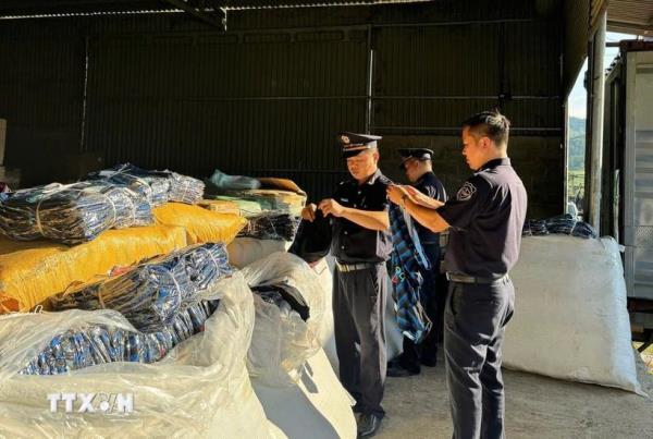 Tăng cường công tác chống buôn lậu và hàng giả trước Tết Bính Ngọ 2026