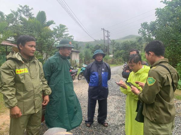 Vết nứt kéo dài 300 mét, xã Trà Đốc di dời khẩn cấp 25 hộ dân