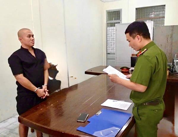 Bắt đối tượng chém người tại quán Anh Em