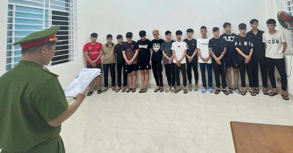 Khởi tố nhóm báo thủ gây náo loạn trong đêm