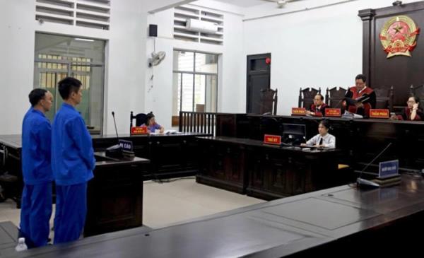 Y án nhóm thuê nhà côn đồ