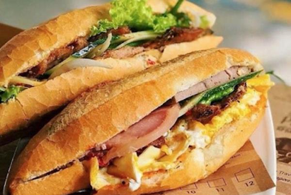 Nghi ngộ độc thực phẩm sau khi ăn bánh mì, 15 người ở Quảng Ngãi phải vào viện