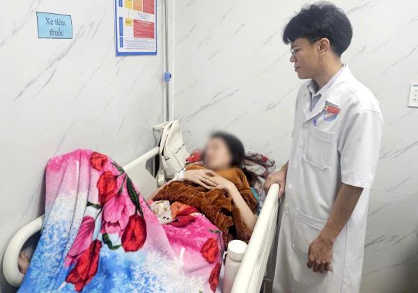 Điều tra vụ nghi ngộ độc thực phẩm liên quan chuỗi bánh mì Hồng Vân tại Quảng Ngãi