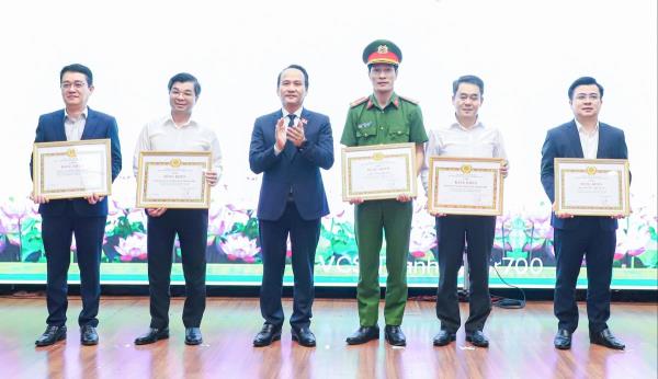 Xây dựng đội ngũ cán bộ nội chính vững về chính trị, giỏi về nghiệp vụ, trong sáng về đạo đức, đáp ứng yêu cầu nhiệm vụ trong tình hình mới