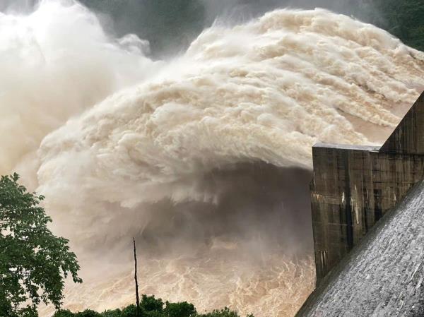 Lũ về nhánh Vu Gia trên 3 hồ thuỷ điện gần 1 tỷ m3 nhưng dung tích phòng lũ chỉ hơn 264 triệu m3