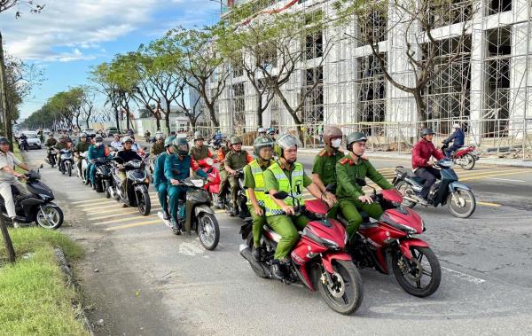Đồng loạt ra quân bảo đảm trật tự an toàn giao thông trên địa bàn phường Sơn Trà