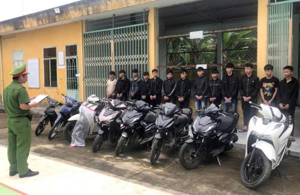 Khởi tố 17 đối tượng gây rối