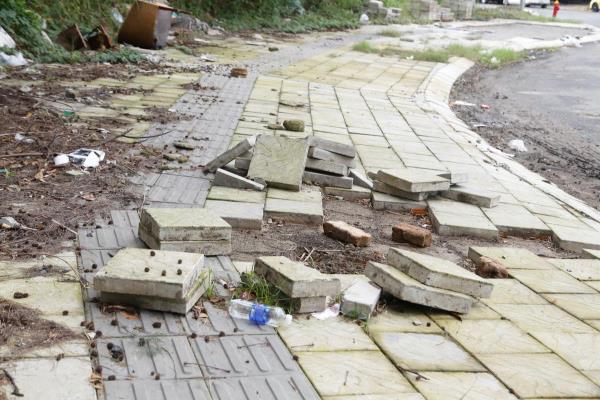 Yêu cầu ban quản lý dự án, tư vấn giám sát chất lượng thi công gạch vỉa hè tự chèn