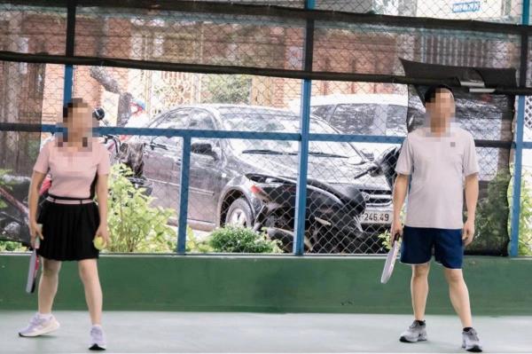 Khiển trách 3 lãnh đạo xã bỏ học bồi dưỡng chơi Pickleball