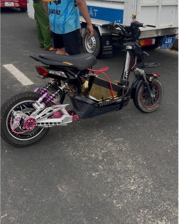 Cảnh báo hiểm họa từ trào lưu độ chế xe đạp điện trong lứa tuổi học sinh